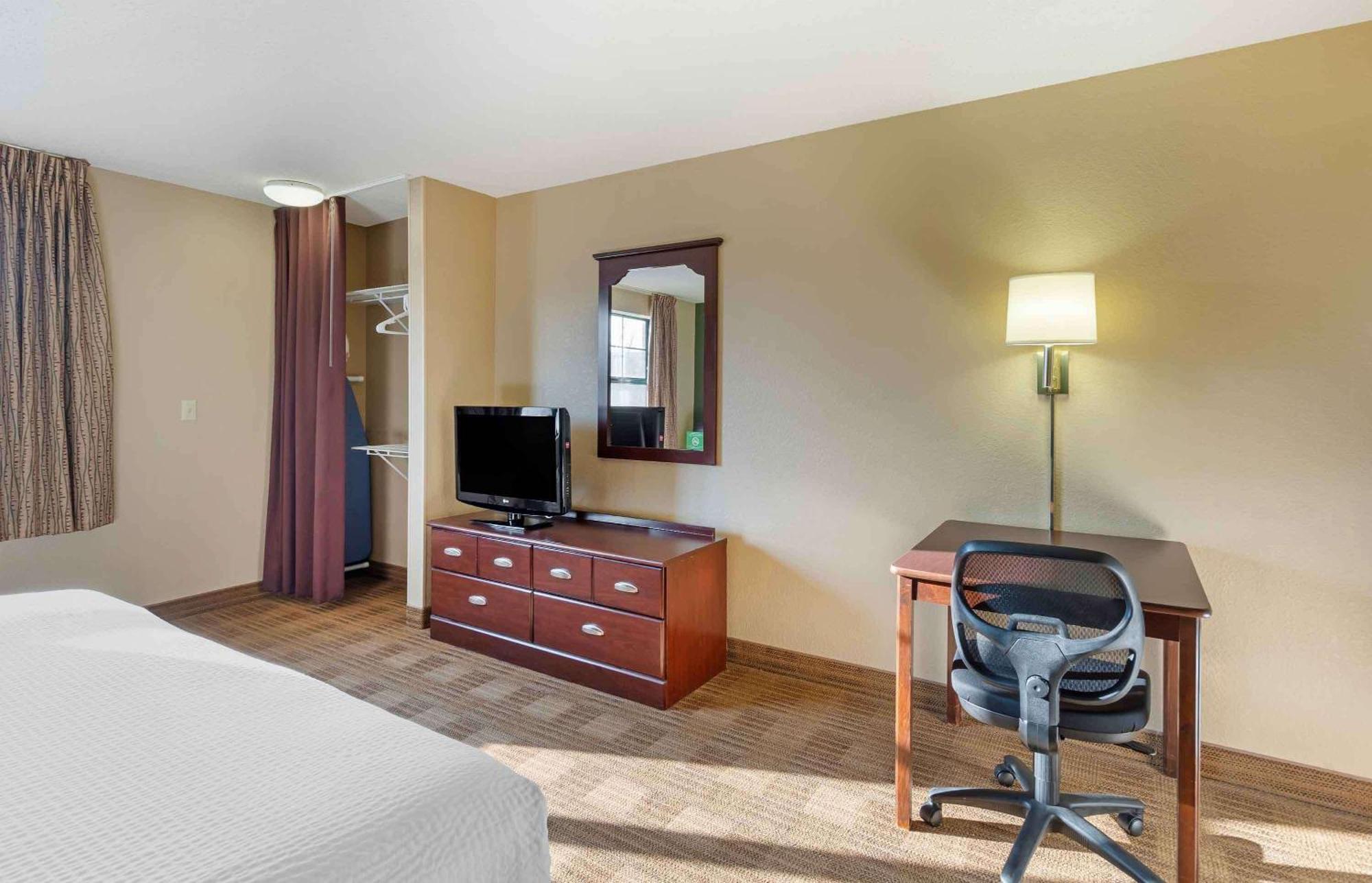 Extended America - Chicago - - Forest Hotel 2*